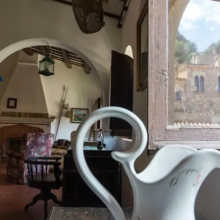 Hotel Medieval House In Old City Tossa de Mar