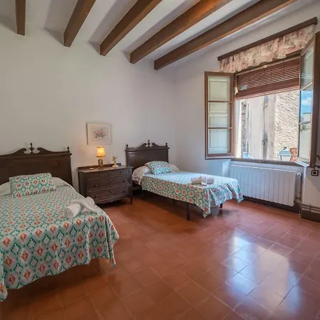 Hotel Medieval House In Old City
